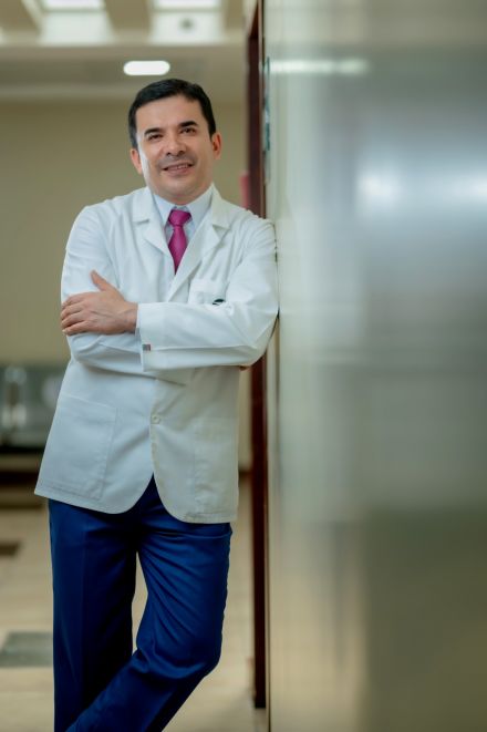 Dr. Diego Castro - Pediatra en Loja, Pediatra Neonat&oacute;logo 